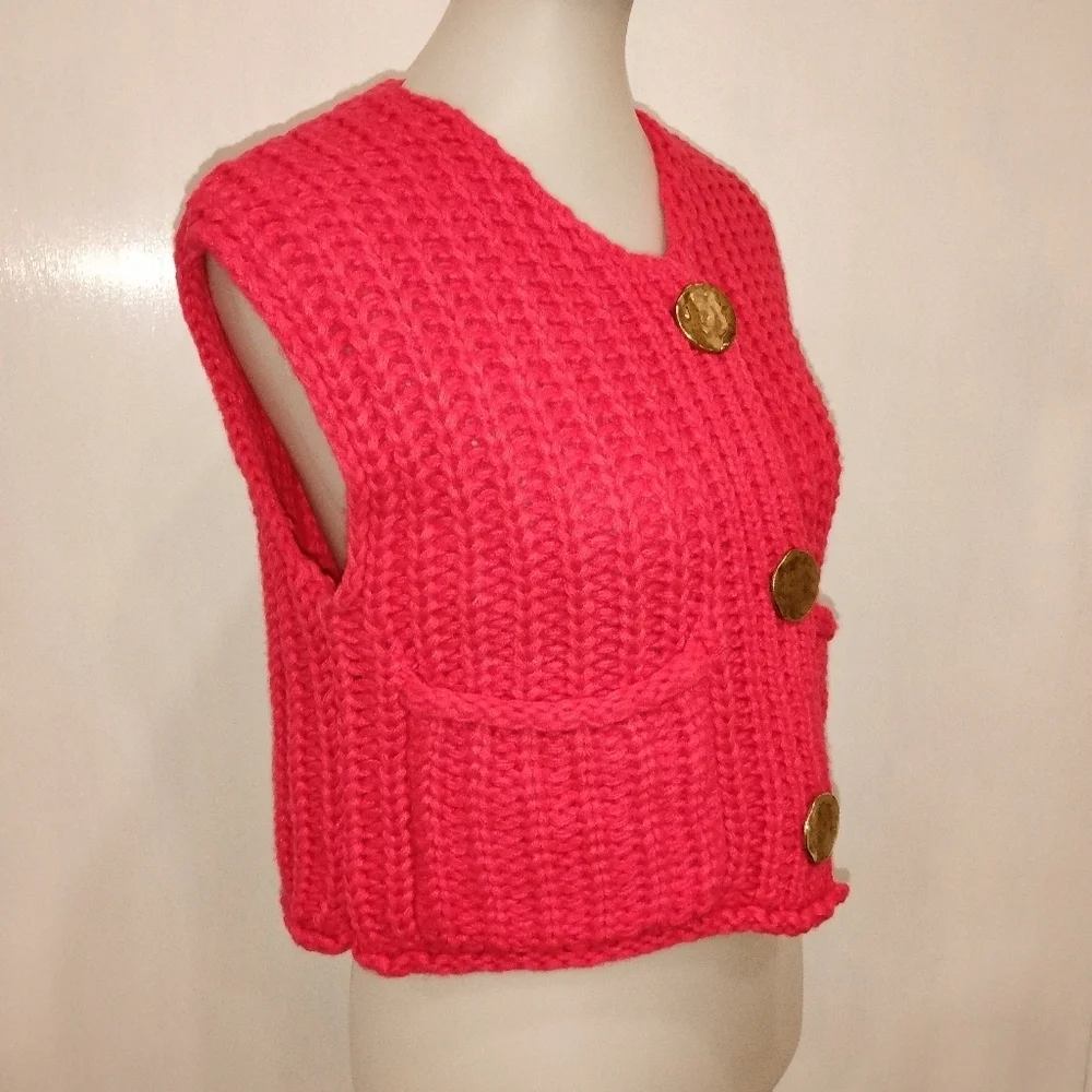 RETRO RED SWEATER VEST - Picture 6 of 6